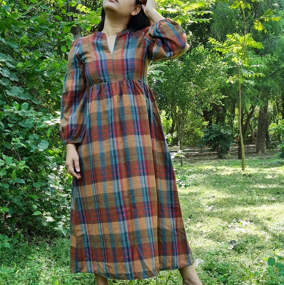 harrar Dresses & Skirts - Long dress in plaid.